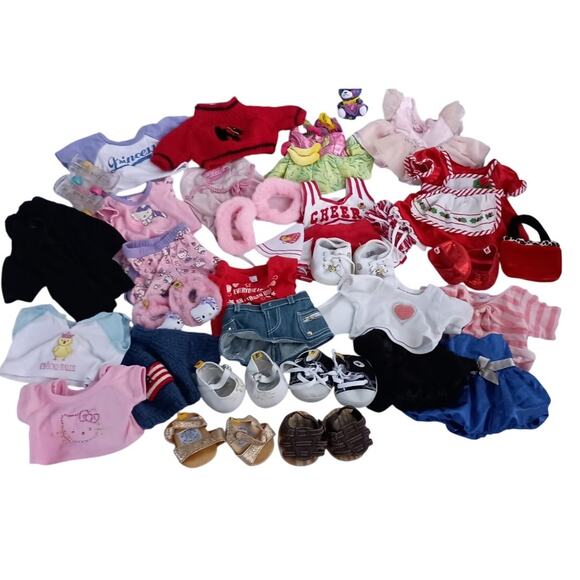 Build a Bear Large Lot of clothes and shoes - over 30 pieces! Cheer/ Hello Kitty - Picture 1 of 12